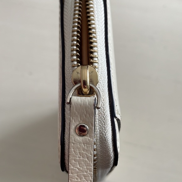 Kate Spade Zip Wallet - Picture 5 of 5